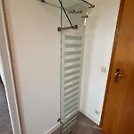 Huber, Und شقة فندقية