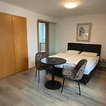Huber, Und 3* Kirchheim bei Muenchen