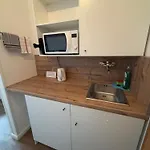 Huber, Und شقة فندقية 3*