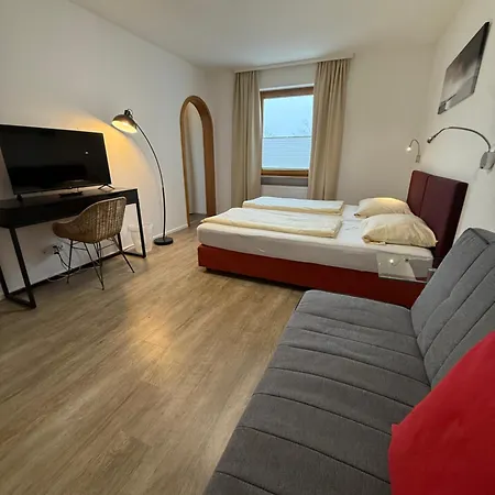 Huber, Und Aparthotel 3*