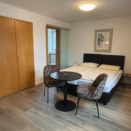 Huber, Und 3* Kirchheim bei Muenchen