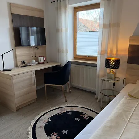 Huber, Und Aparthotel 3*