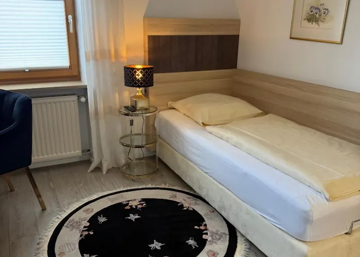 Huber, Und 3* Kirchheim bei Muenchen